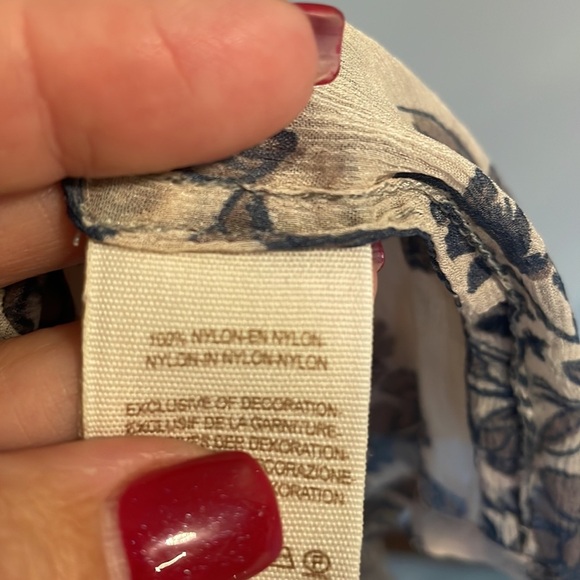 Free People Oversized boho style floral semi sheer blouse. Neutral colors XS - Picture 14 of 14